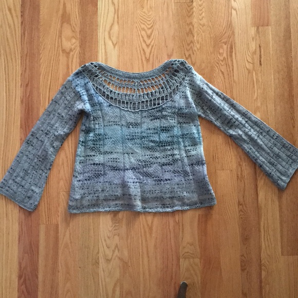 Free people sweater with bell sleeve and net back - Picture 4 of 5